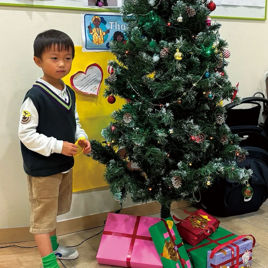 園内がやさしい光に包まれ、すっかりクリスマスムードになりまし...