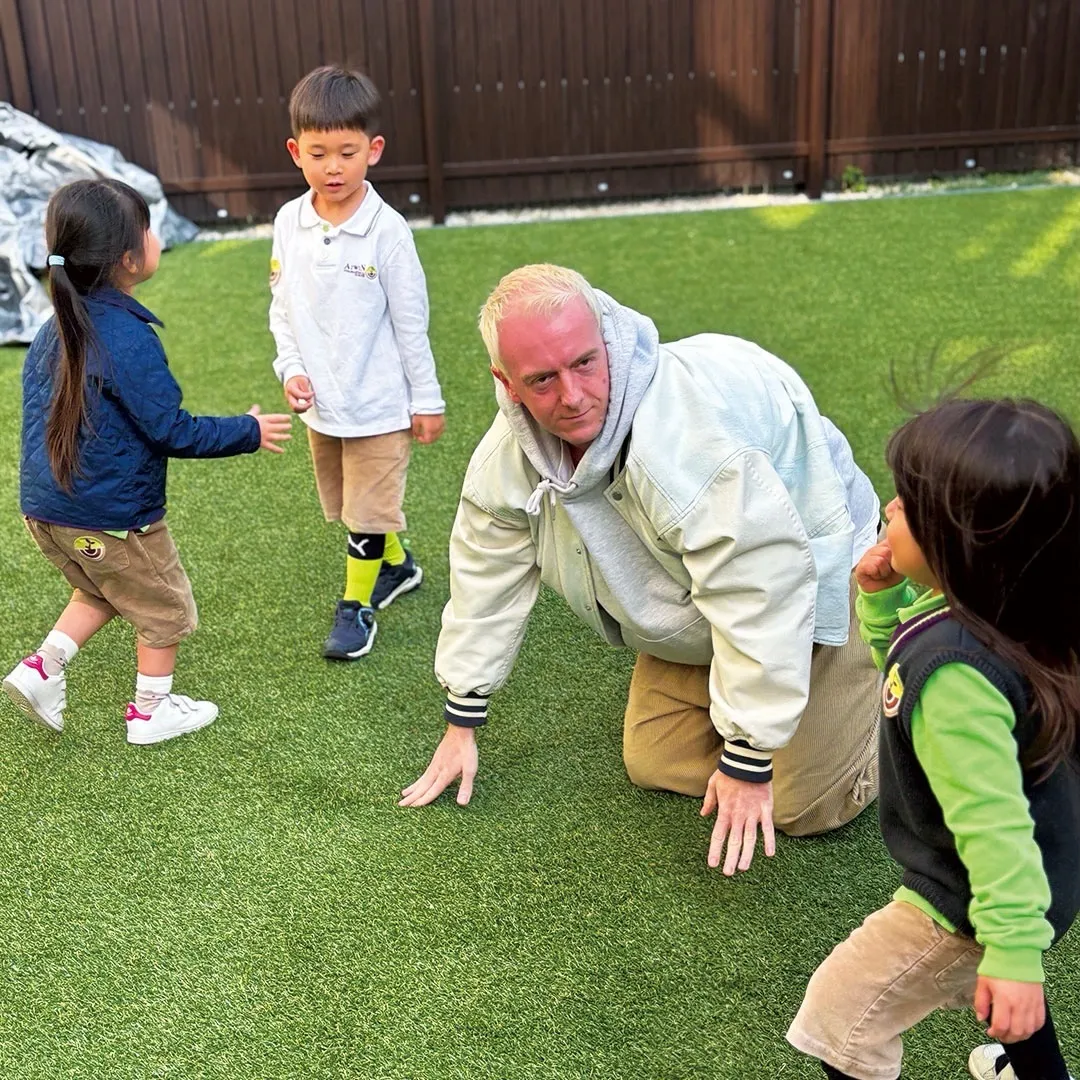 今日も元気いっぱい外遊び。