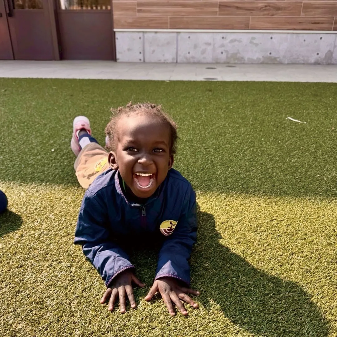 Beautiful weather, happy kids ...