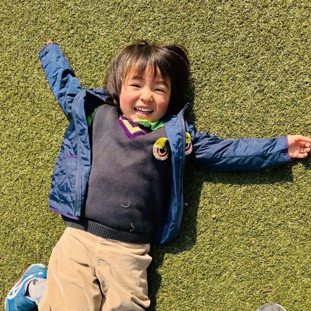 Beautiful weather, happy kids ...