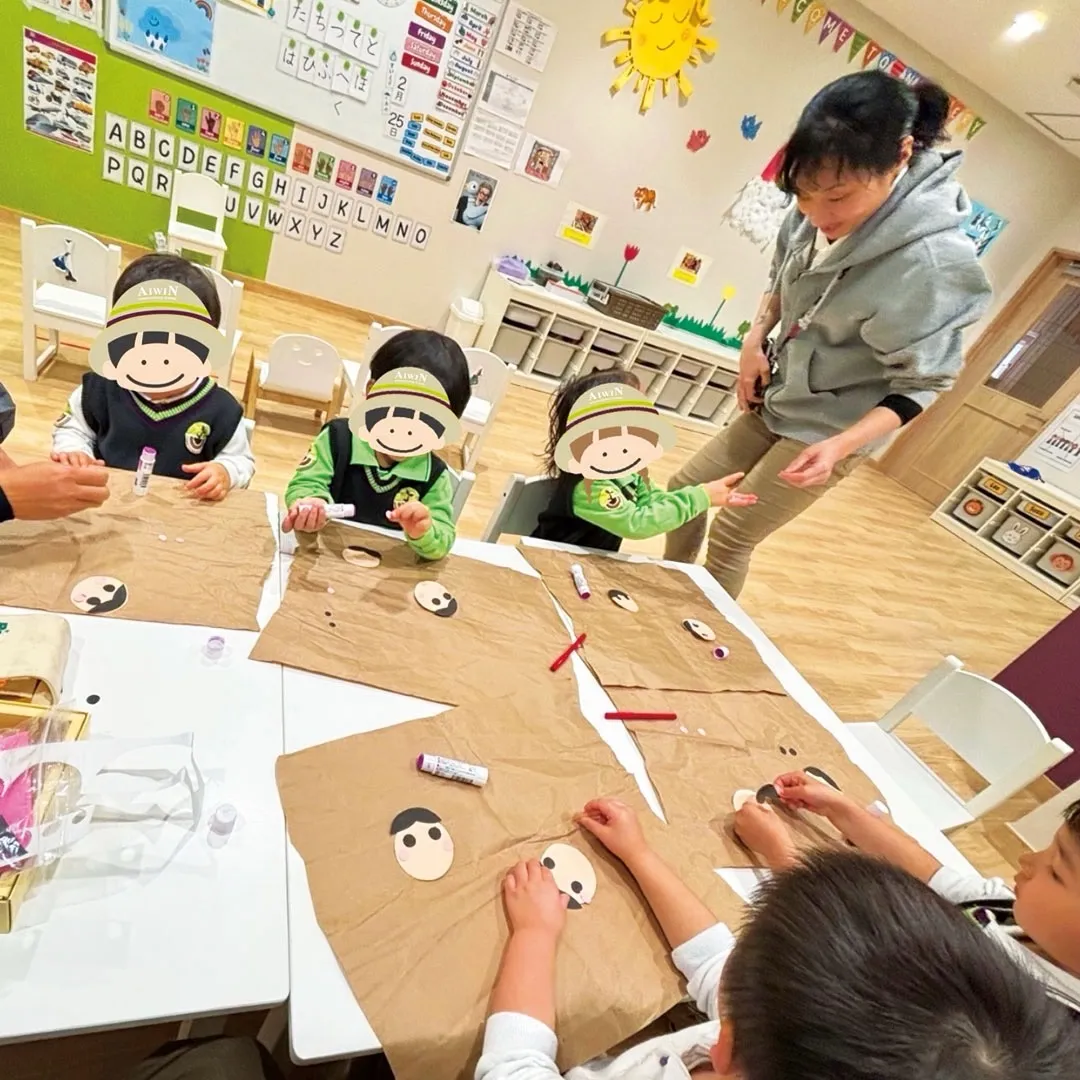 ナーサリークラスでは太陽系について学んでおり、今週はその復習...